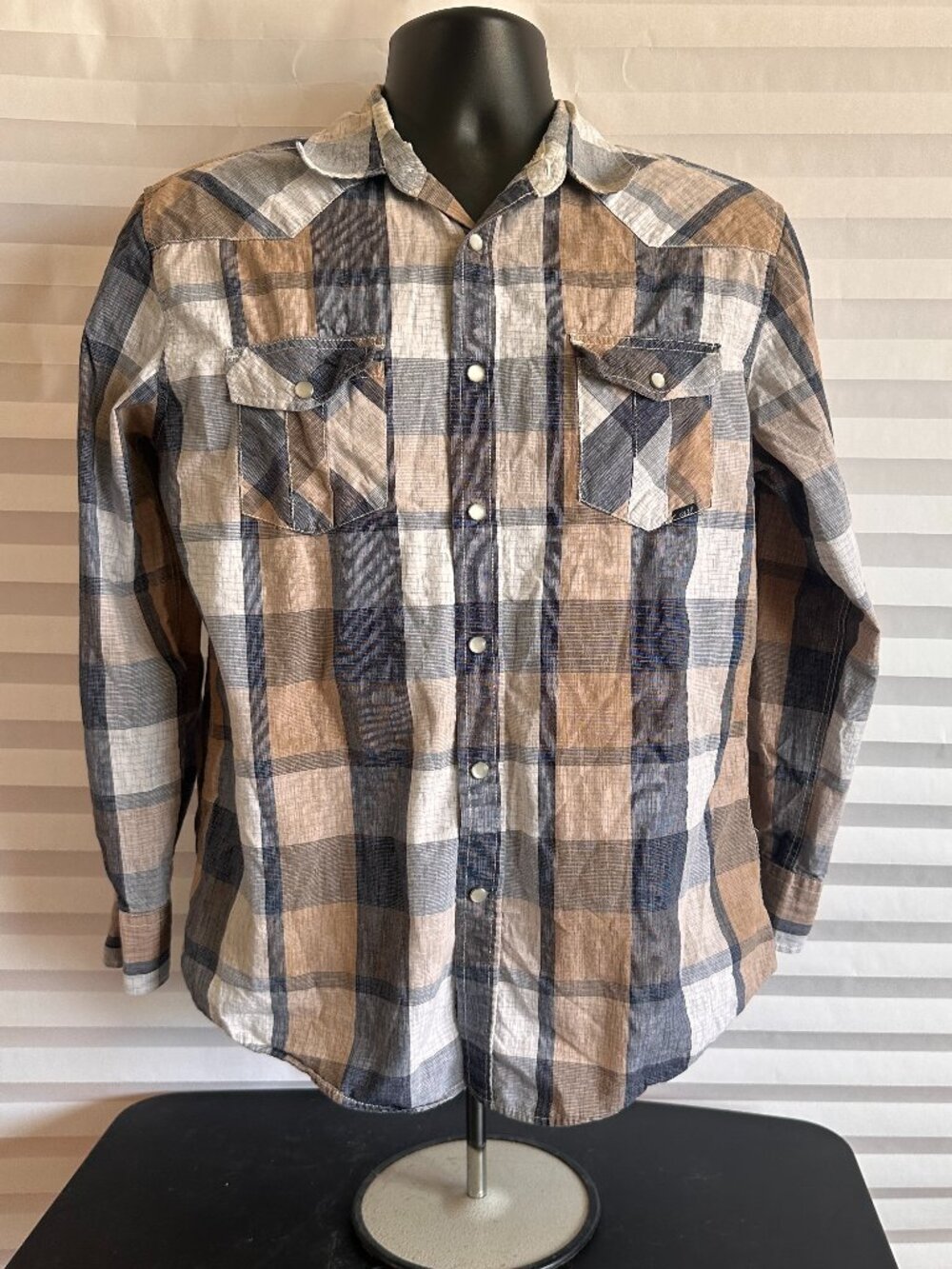 Coastal Long Sleeve Plaid Snap Down Shirt Size Medium M Cotton Casual Top